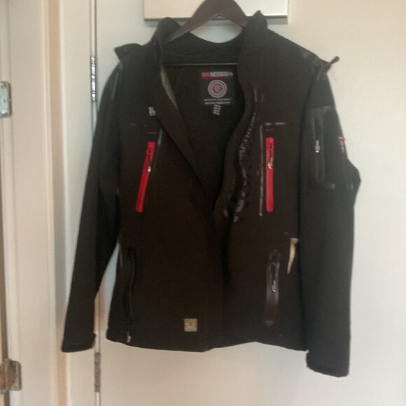 Geographical Norway Techno Dark Softshell Jacket - Picture 1 of 2